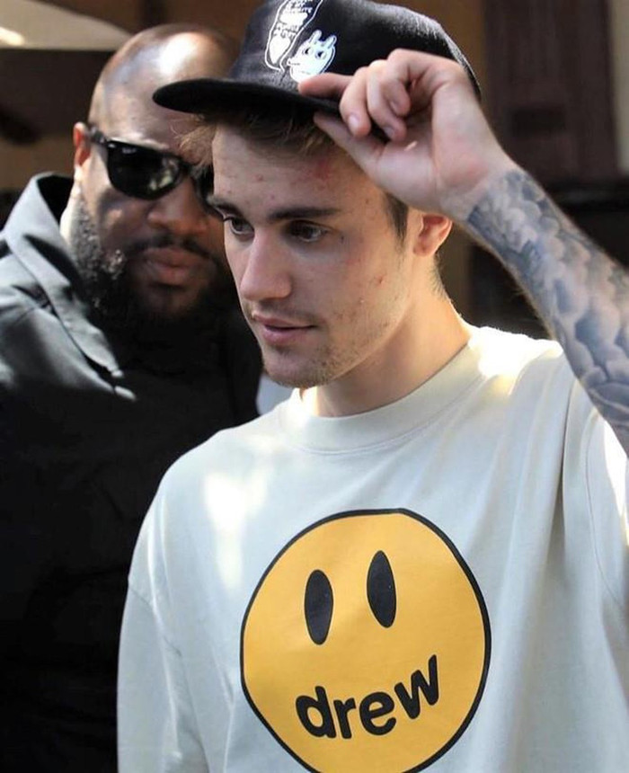 Justin Bieber khoe làn da căng bóng, khỏe mạnh nhờ được Hailey điều trị mụn trong thời gian cách ly Ảnh 10