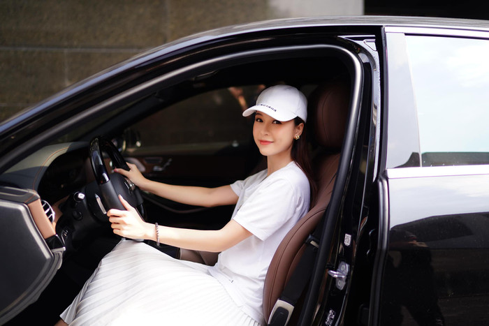 Nửa năm mua 'sương sương' 2 xế hộp, Sam 'mạnh tay' chi hẳn 5 tỷ để rước về chiếc xe như ý Ảnh 4