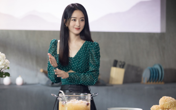 Triệu Lệ Dĩnh đằm thắm, dịu dàng đứng bếp trong show 'Nhà hàng Trung Hoa mùa 4' Ảnh 2