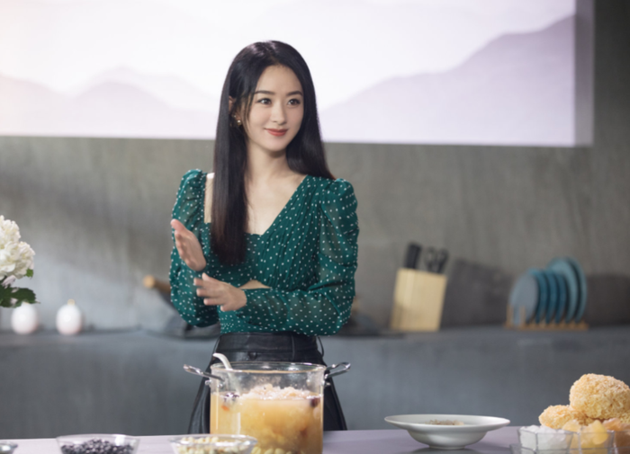 Triệu Lệ Dĩnh đằm thắm, dịu dàng đứng bếp trong show 'Nhà hàng Trung Hoa mùa 4' Ảnh 8