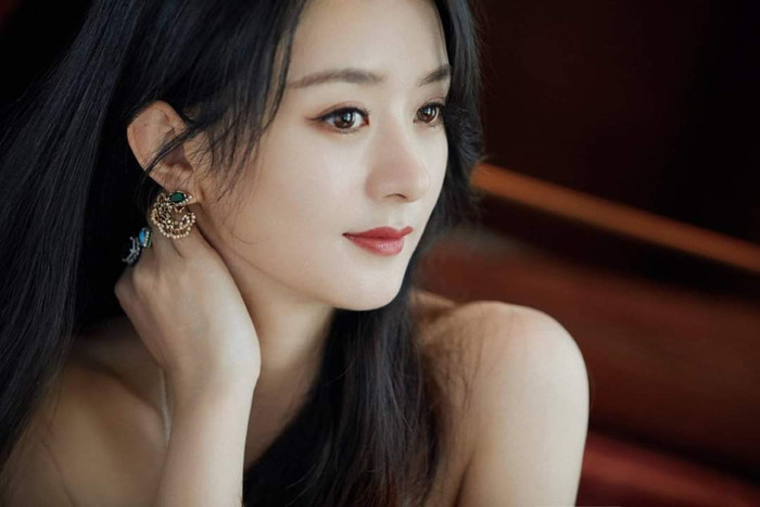 Triệu Lệ Dĩnh dự sự kiện của DIOR vào 24/7: Như chú mèo đen xinh đẹp, quí phái, ai còn dám chê cô 