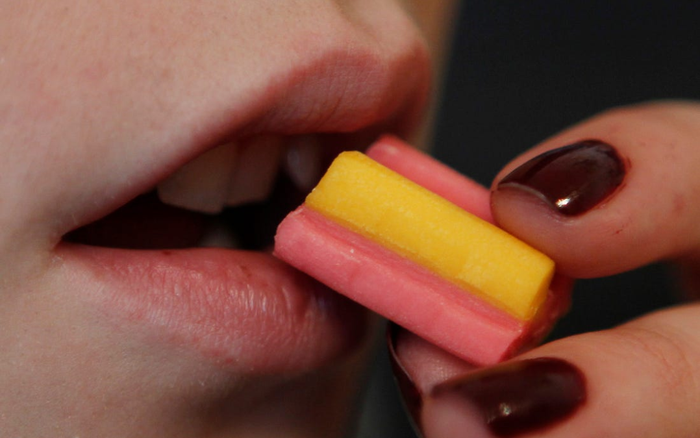 Hỏi xoáy đáp xoay: Điều gì sẽ xảy ra khi bạn nuốt kẹo cao su vào bụng? Ảnh 2