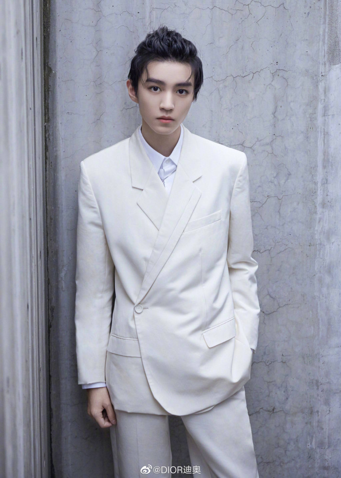 Vương Tuấn Khải.