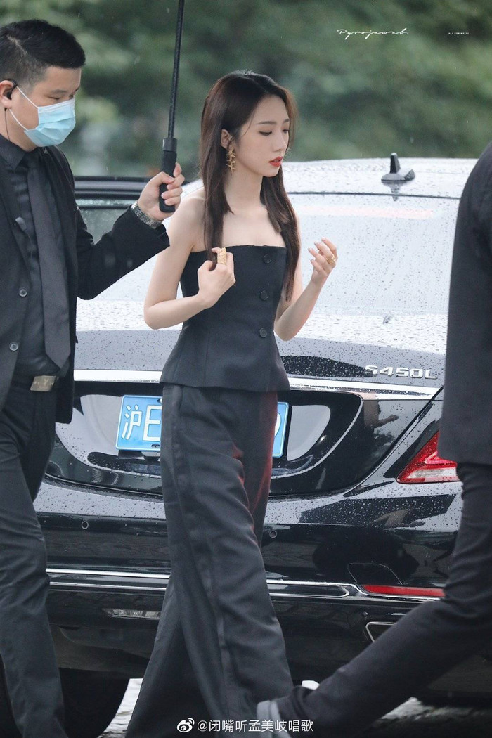 Đêm hội Dior 2020: Vương Tuấn Khải tựa hoàng tử, Triệu Lệ Dĩnh - Angela Baby đẹp áp đảo Ngô Cẩn Ngôn Ảnh 110