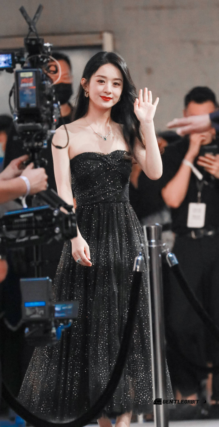 Đêm hội Dior 2020: Vương Tuấn Khải tựa hoàng tử, Triệu Lệ Dĩnh - Angela Baby đẹp áp đảo Ngô Cẩn Ngôn Ảnh 65