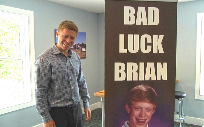 Anh chàng số nhọ ai cũng quen mặt trên Internet này là ai? Ảnh 2