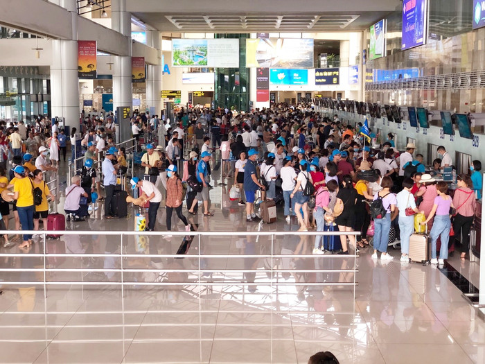 Hà Nội yêu cầu người dân đeo khẩu trang, sẵn sàng truy vết, xét nghiệm nhanh ở nơi đông người phòng dịch COVID-19 Ảnh 3