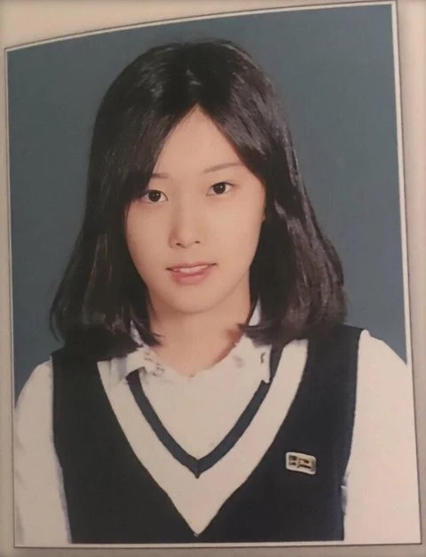 Nhan sắc tự nhiên 'không dao kéo' qua loạt ảnh tốt nghiệp của các nữ thần K-Pop Ảnh 21