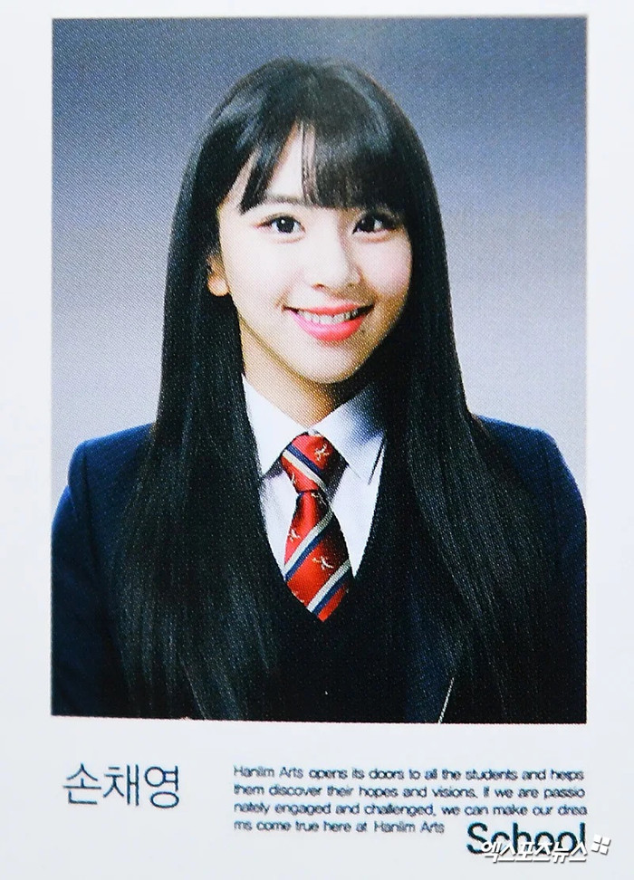 Nhan sắc tự nhiên 'không dao kéo' qua loạt ảnh tốt nghiệp của các nữ thần K-Pop Ảnh 15