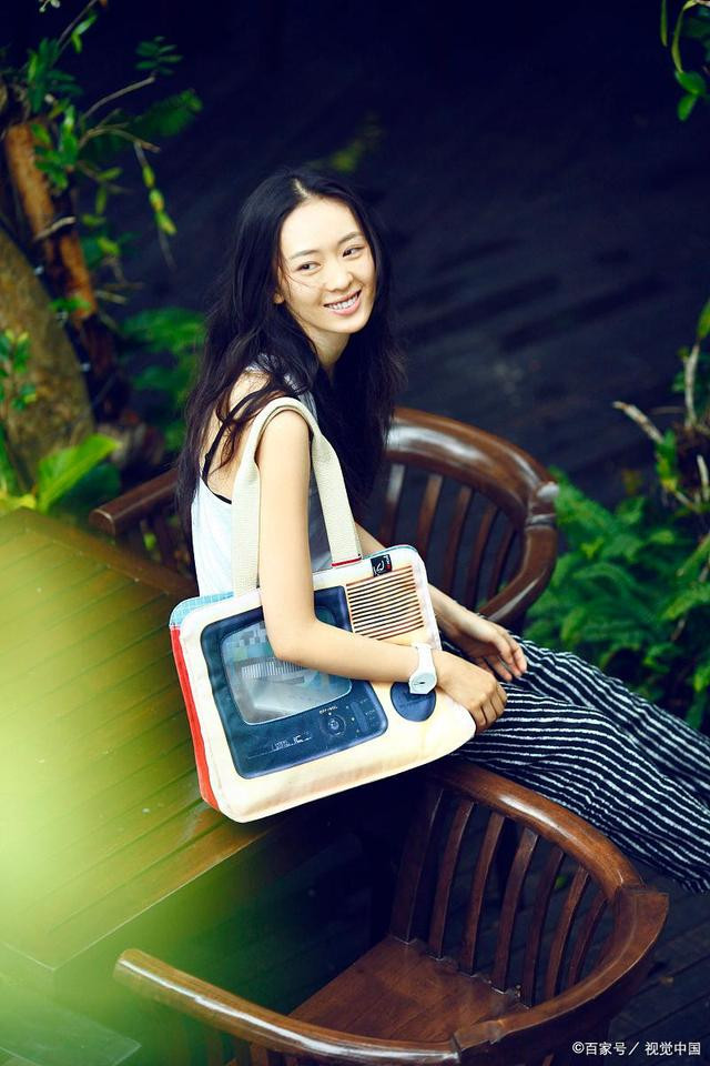 Đồng Dao trong '30 chưa phải là hết' là ai mà được mệnh danh là 'tiểu Chương Tử Di'? Ảnh 5