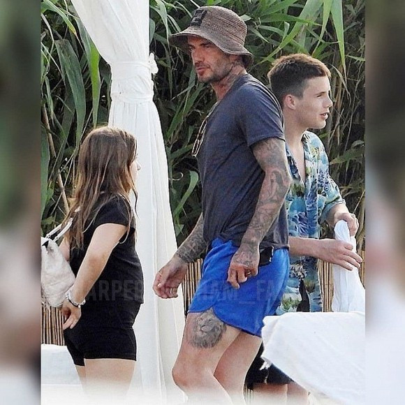 Hình ảnh Harper lộ thân hình mũm mĩm với chiếc bụng tròn xoe đã khiến nhiều người không khỏi bất ngờ