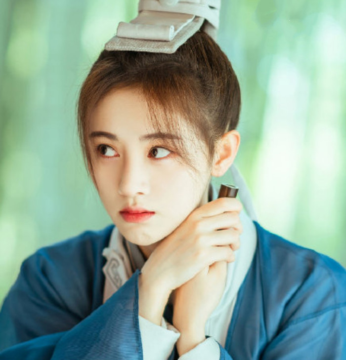 Cúc Tịnh Y bị khán giả chê bai khi nữ cải nam trang trong phim mới vẫn cố tình trang điểm đậm Ảnh 4