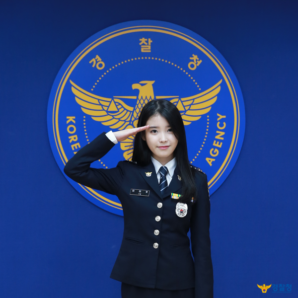 2 nữ sĩ quan xinh đẹp nhất của làng phim Hàn Quốc: IU được fan Suli khen ngợi, Seo Ye Ji gây choáng ngợp Ảnh 5