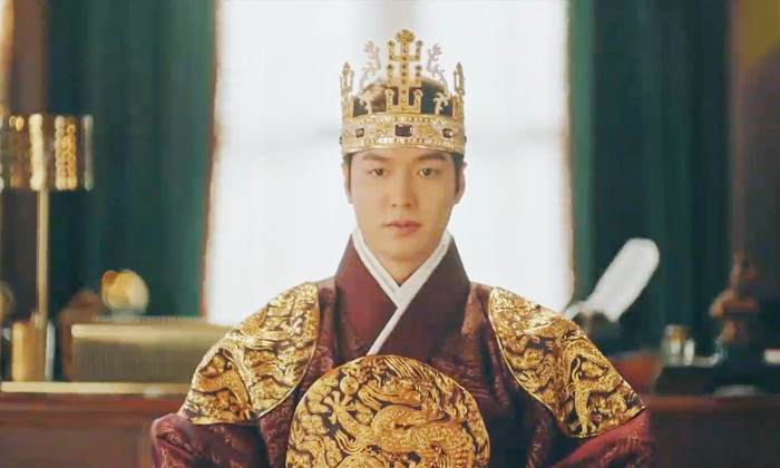 Khi phim Hàn nửa đầu năm 2020 gây tranh cãi: Hạ cánh nơi anh bị chỉ trích, Cửa hàng tiện lợi suýt bị cấm cửa, Điên thì có sao bị gắn mác 19+ Ảnh 11