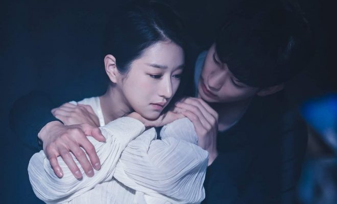 Khi phim Hàn nửa đầu năm 2020 gây tranh cãi: Hạ cánh nơi anh bị chỉ trích, Cửa hàng tiện lợi suýt bị cấm cửa, Điên thì có sao bị gắn mác 19+ Ảnh 19