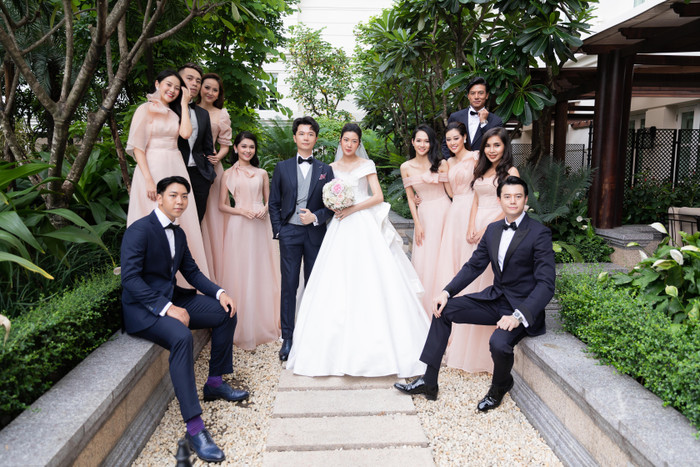 Chú rể Nhật Vũ cực điển trai hôn Thúy Vân ngọt ngào: Hiếu Nguyễn - Anh Dũng sắm vai rể phụ Ảnh 5