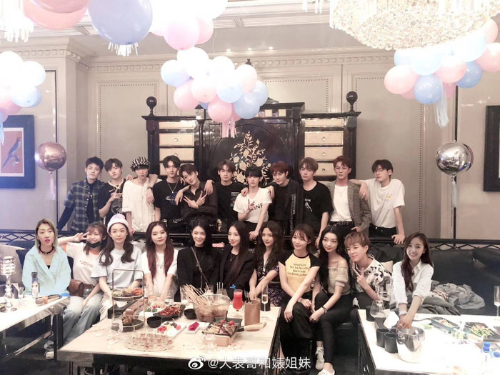 Ảnh tạp chí đầu tiên của các nhóm từ chương trình tuyển chọn: The9 hay Bonbon Girls 303 thu hút hơn? Ảnh 28