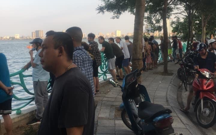 Phát hiện thi thi thể cô gái trẻ nổi dưới hồ Tây Ảnh 2