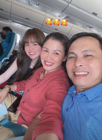 Huỳnh Anh vừa đăng ảnh 'sống ảo', Quang Hải liền công khai 'nịnh' bạn gái ngọt như thế này đây! Ảnh 7