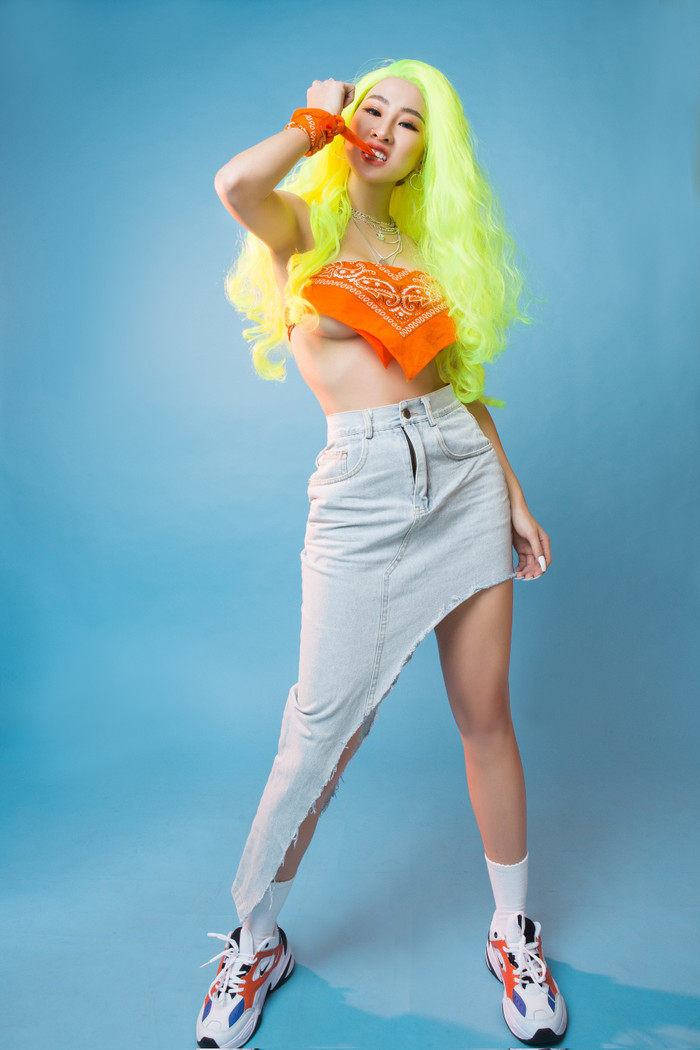 Tháng 12/2014, DJ Oxy đứng vị trí thứ 24 trong top 100 DJ hàng đầu thế giới do trang web Thefdjlist.com công bố