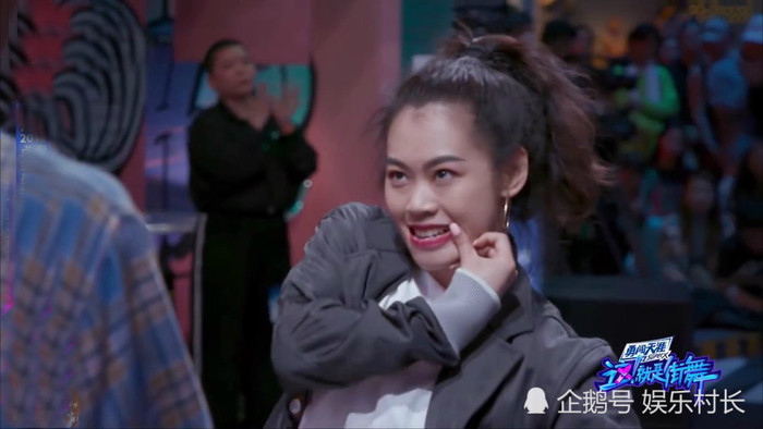 Vương Nhất Bác lên hot search chỉ vì thẳng thừng nhắc thí sinh cần làm lại lớp make-up Ảnh 21