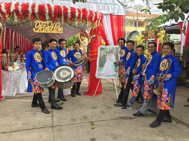 Những pha 'dở khóc dở cười' trong đám cưới khiến cộng đồng mạng 'ngã ngửa' Ảnh 5