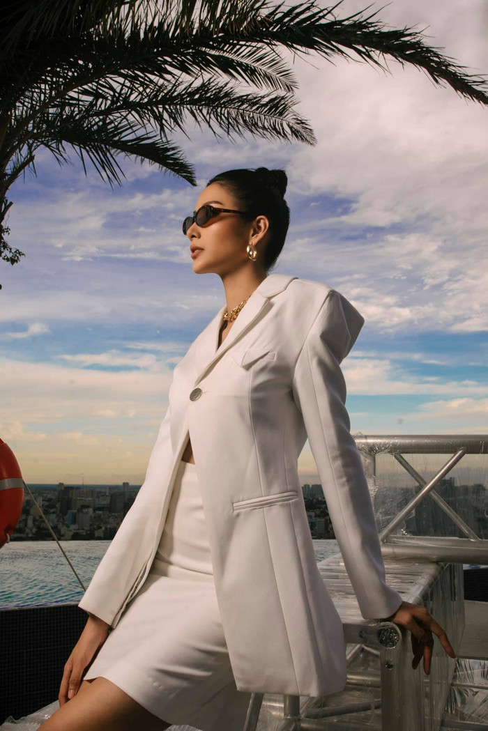 H'Hen Niê - Hoàng Thùy - Mâu Thủy 'bắn ảnh' thần thái: Top 3 Miss Universe Vietnam bao năm vẫn đỉnh Ảnh 8