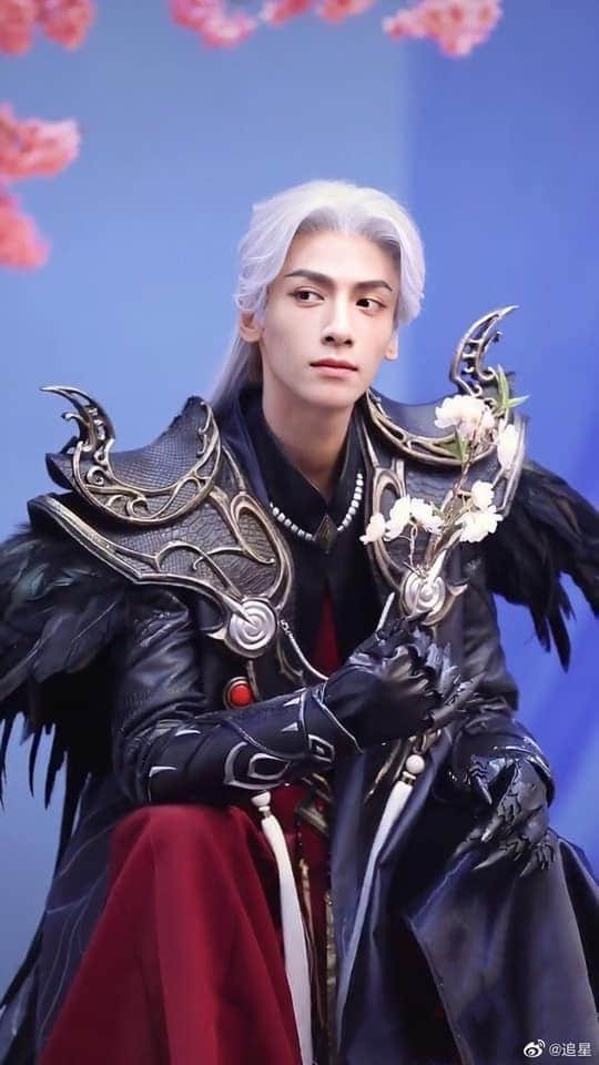 La Vân Hi hóa thân thành đại ma đầu tóc trắng hắc y trong game Thiến nữ u hồn, leo lên vị trí thứ 19 hot search! Ảnh 9