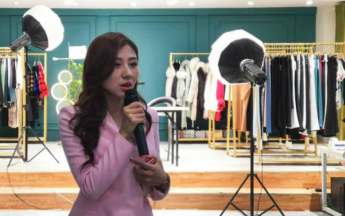 Câu chuyện của nữ hoàng livestream mới 26 tuổi đã có công ty hơn 150 nguời Ảnh 2