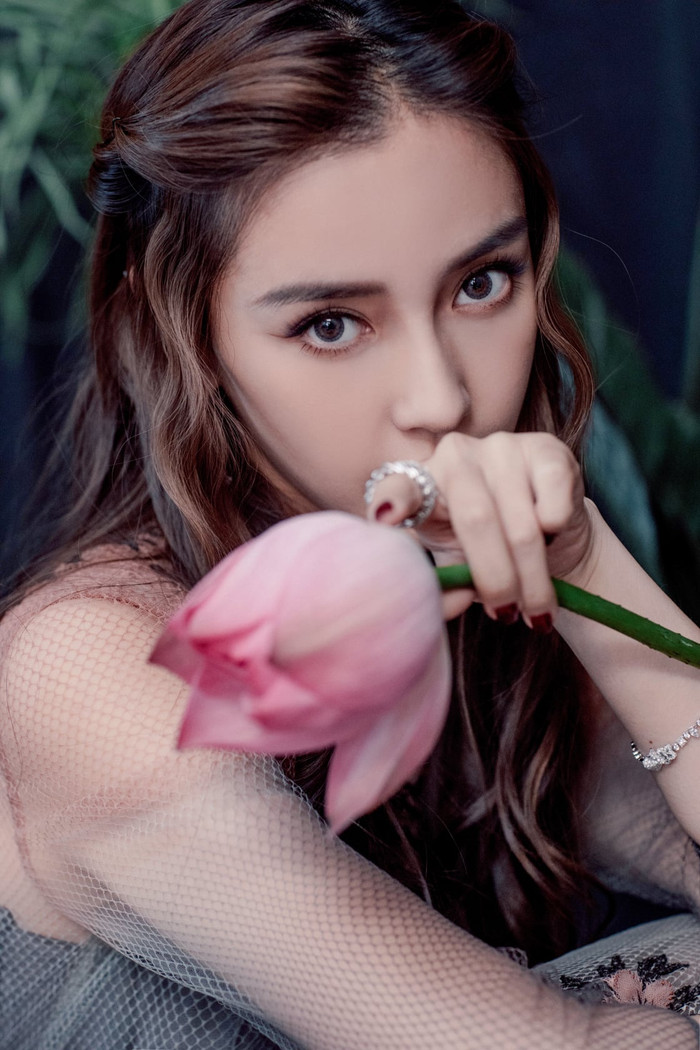 Cư dân mạng chú ý phản ứng của AngelaBaby sau vụ việc Trương Manh sờ mặt Huỳnh Hiểu Minh Ảnh 8