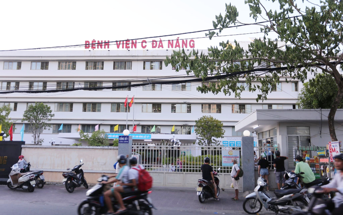 Công bố thêm 2 ca nhiễm COVID-19 là bệnh nhân 17 tuổi ở Quảng Ngãi cùng một người ở Đà Nẵng Ảnh 2