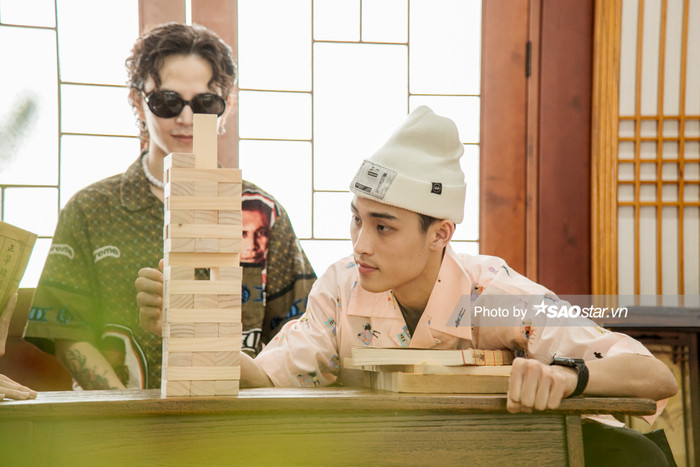 Decao khiến Wren Evans ấn tượng cực mạnh trong lần đầu gặp mặt: Một fashionista cởi trần mặc quần lửng Ảnh 10