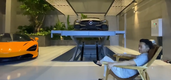 Những chiếc siêu xe trong căn biệt thự bạc tỷ của đại gia phố núi.