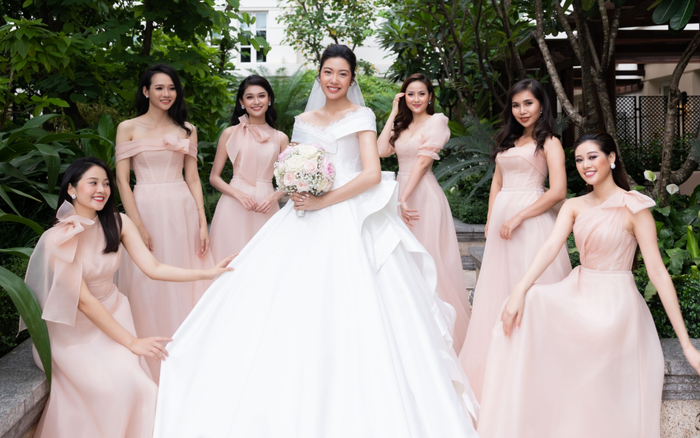 Bật mí điều chưa ai biết về 3 chiếc váy cưới lộng lẫy của Thúy Vân Ảnh 2