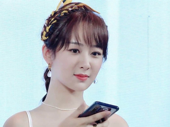 Dương Tử: Kẻ khen thanh thuần, người chê stylist kém sáng tạo, gần 30 tuổi rồi mà vẫn muốn làm thiếu nữ mãi sao? Ảnh 1