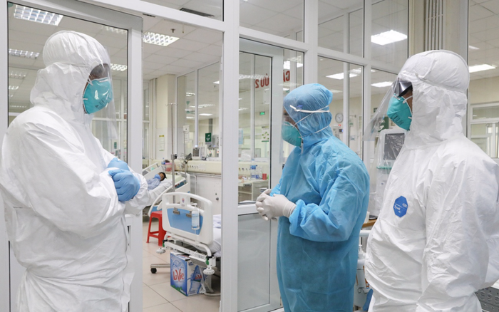 Bộ Y tế điều đội phản ứng nhanh vào chi viện Quảng Ngãi, nỗ lực điều trị cho bệnh nhân nhiễm COVID-19 Ảnh 2