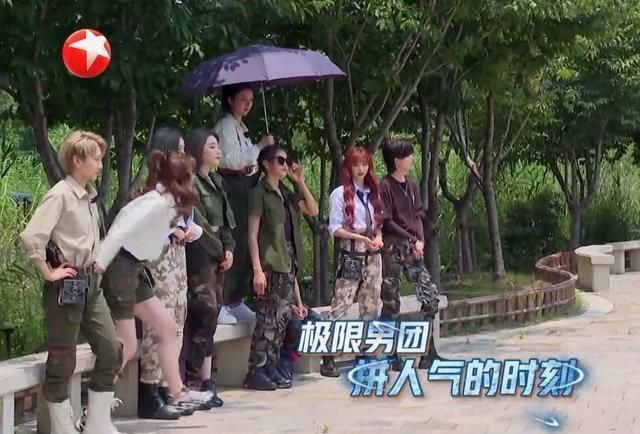 Triệu Tiểu Đường bị một số cư dân mạng nói rằng cô tỏ vẻ ta đây là nữ minh tinh nổi tiếng, làm màu làm mè