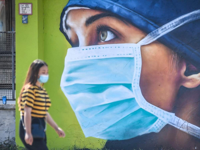 Vùng Campania của Ý áp dụng mức phạt lên tới 1.000 euro với bất kỳ đối tượng nào không đeo khẩu trang nơi công cộng.