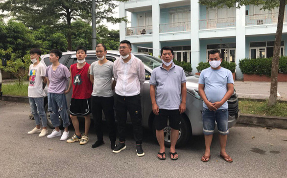 CSGT phát hiện 5 người Trung Quốc nhập cảnh trái phép, đang trên đường vào TP.HCM Ảnh 2