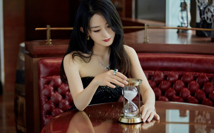 Nữ diễn viên biến đổi nhiều nhất sau khi kết hôn: Triệu Lệ Dĩnh 'thay da đổi thịt' nhưng chỉ có thể xếp thứ 2 Ảnh 2