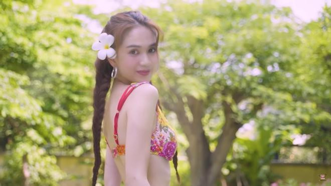 Ngọc Trinh khoe sân vườn rộng trăm mét vuông, tiện thể diện nội y trưng body 'ngon nghẻ' như gái đôi mươi Ảnh 5