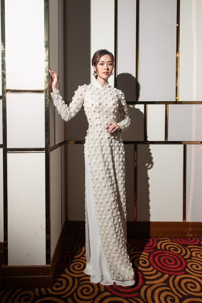 Khoảnh khắc đẹp nao lòng của Diệp Bảo Ngọc, Thúy Diễm và Trương Quỳnh Anh trong tà áo dài cưới Ảnh 6