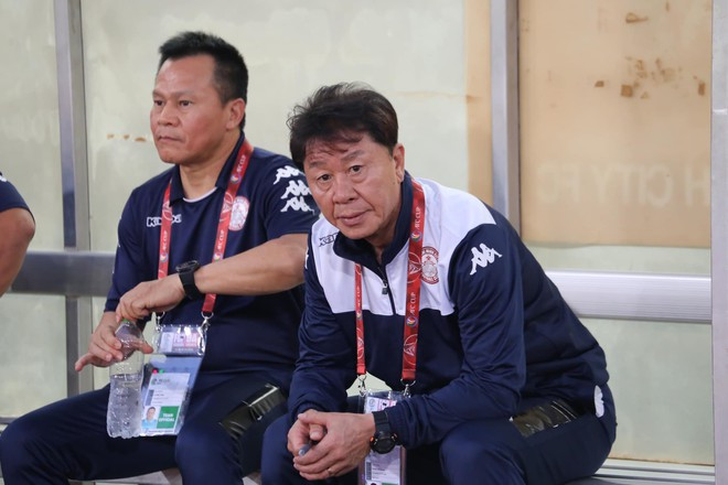 HLV Chung Hae-seong bức xúc sau khi rời CLB TP.HCM.