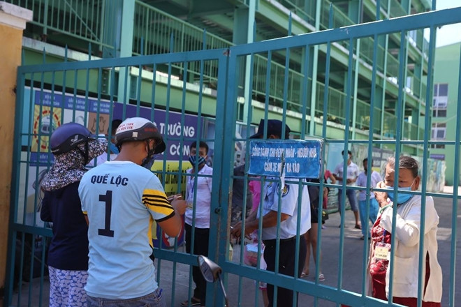 Theo Bệnh viện Đà Nẵng, 30 ca bệnh lợi dụng thời điểm đang rối khi có lệnh cách ly để tự ý bỏ trốn khỏi bệnh viện. Ảnh: Công an nhân dân