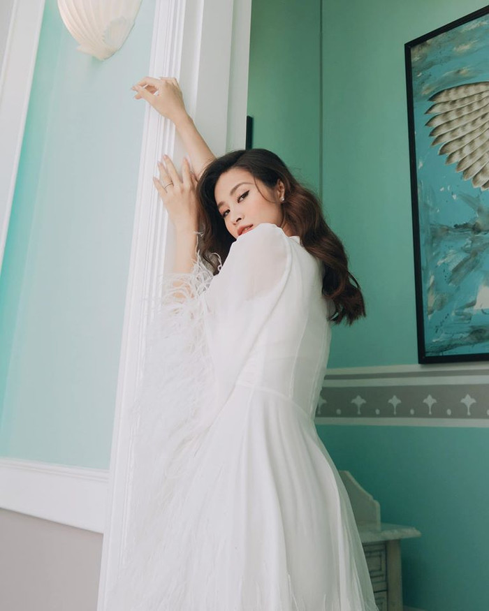 Thần thái, ánh mắt của Đông Nhi thu hút sự chú ý của không ít khán giả. 