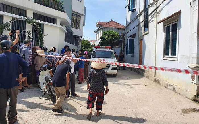 Công an truy bắt nghi phạm dùng dao đâm tử vong người phụ nữ trên đường Ảnh 2