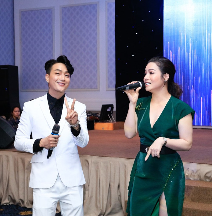 Cư dân mạng chưa khi nào lại hào hứng xem những màn song ca từ sân khấu tới đời thường của Nhật Kim Anh và TiTi đến thế! Ảnh 5