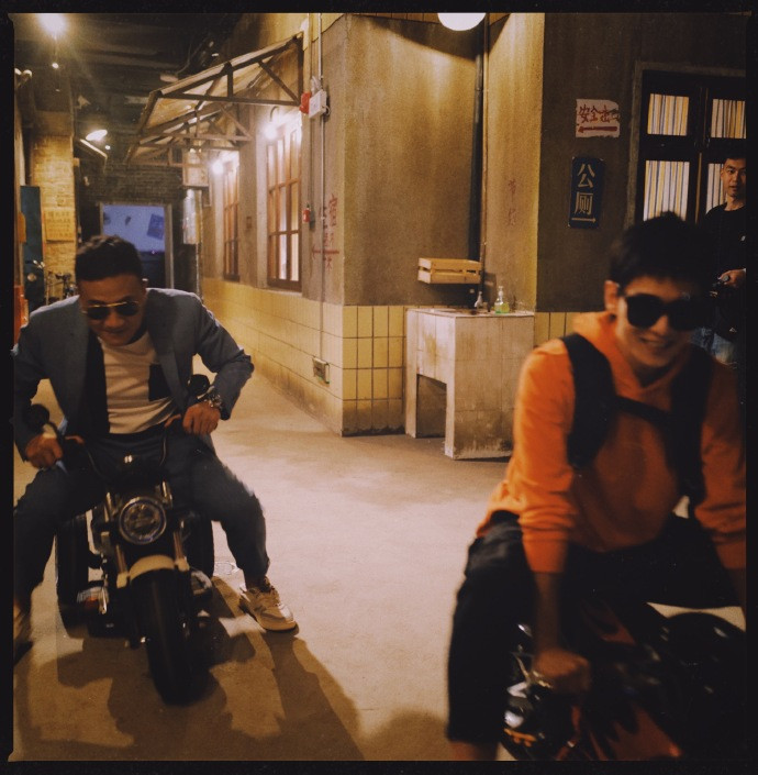 Dương Dương - Hồ Quân xin một vé về tuổi thơ, mở hội so tài 'tay đua nhí' Ảnh 8