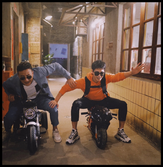 Dương Dương - Hồ Quân xin một vé về tuổi thơ, mở hội so tài 'tay đua nhí' Ảnh 10