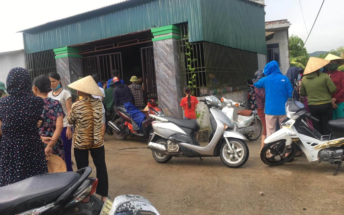 Mẹ và 3 người con thương vong trong ngôi nhà cháy nồng nặc mùi xăng Ảnh 2